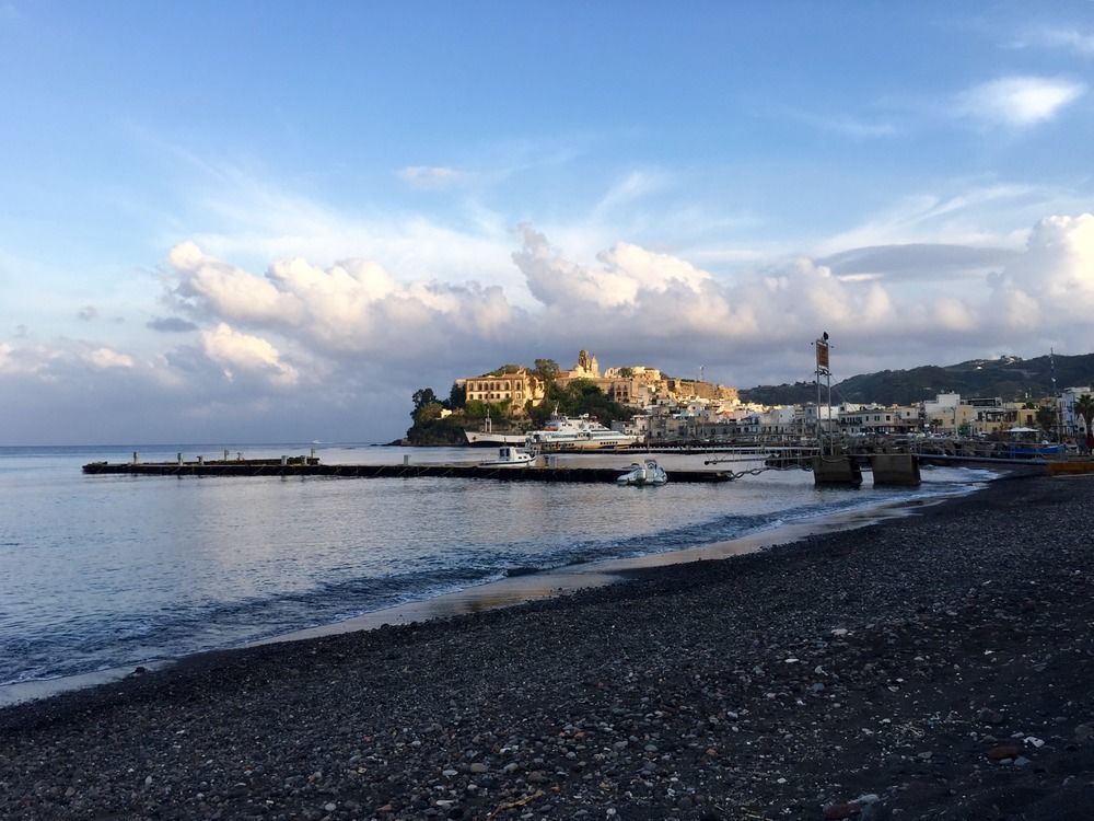 Hotel Mamamia Lipari Zewnętrze zdjęcie